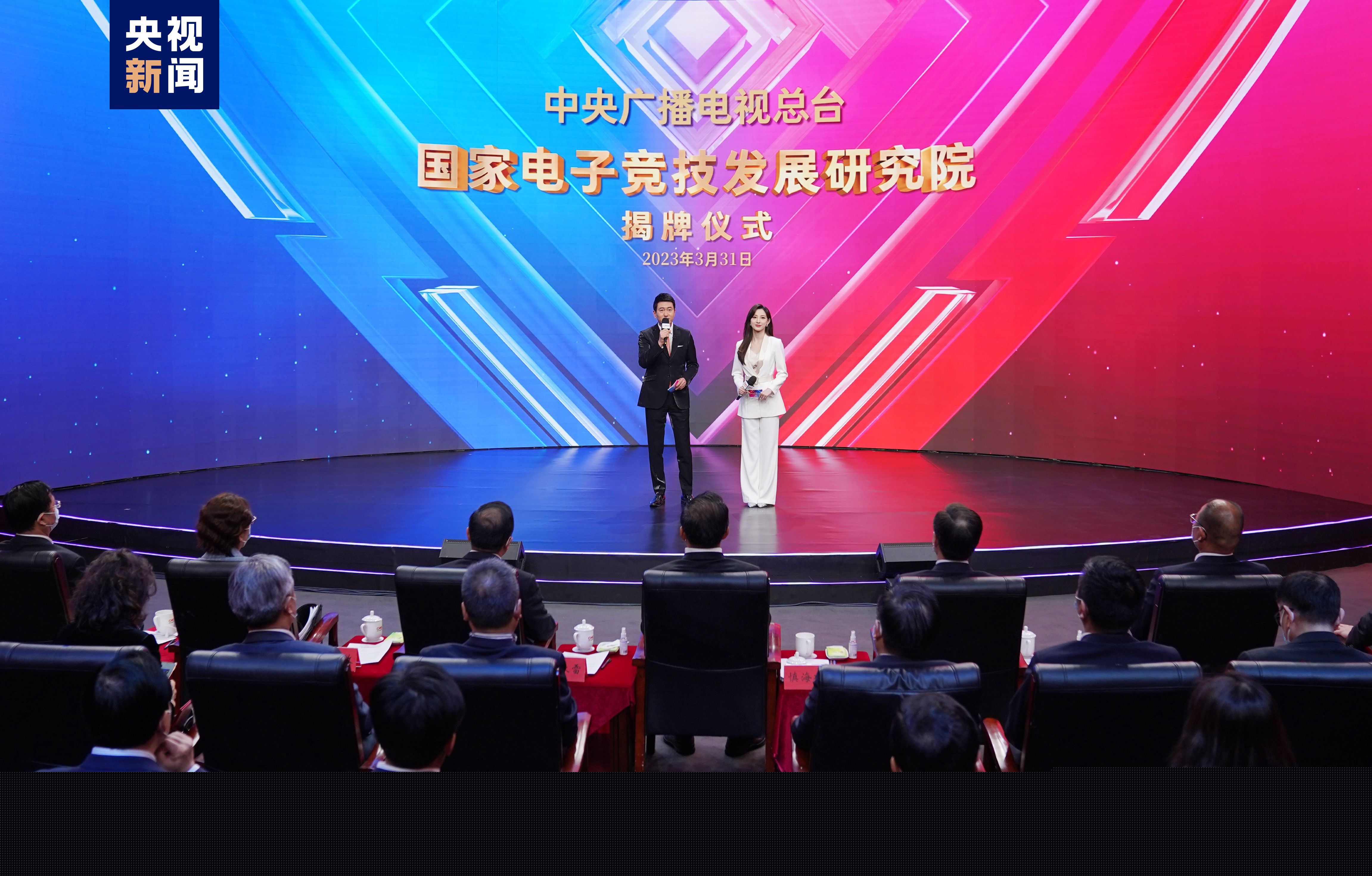 金年會(金子招牌)：軍機空運的奶粉到貨了，美國奶粉荒卻還沒結(jié)束，加拿大躺槍